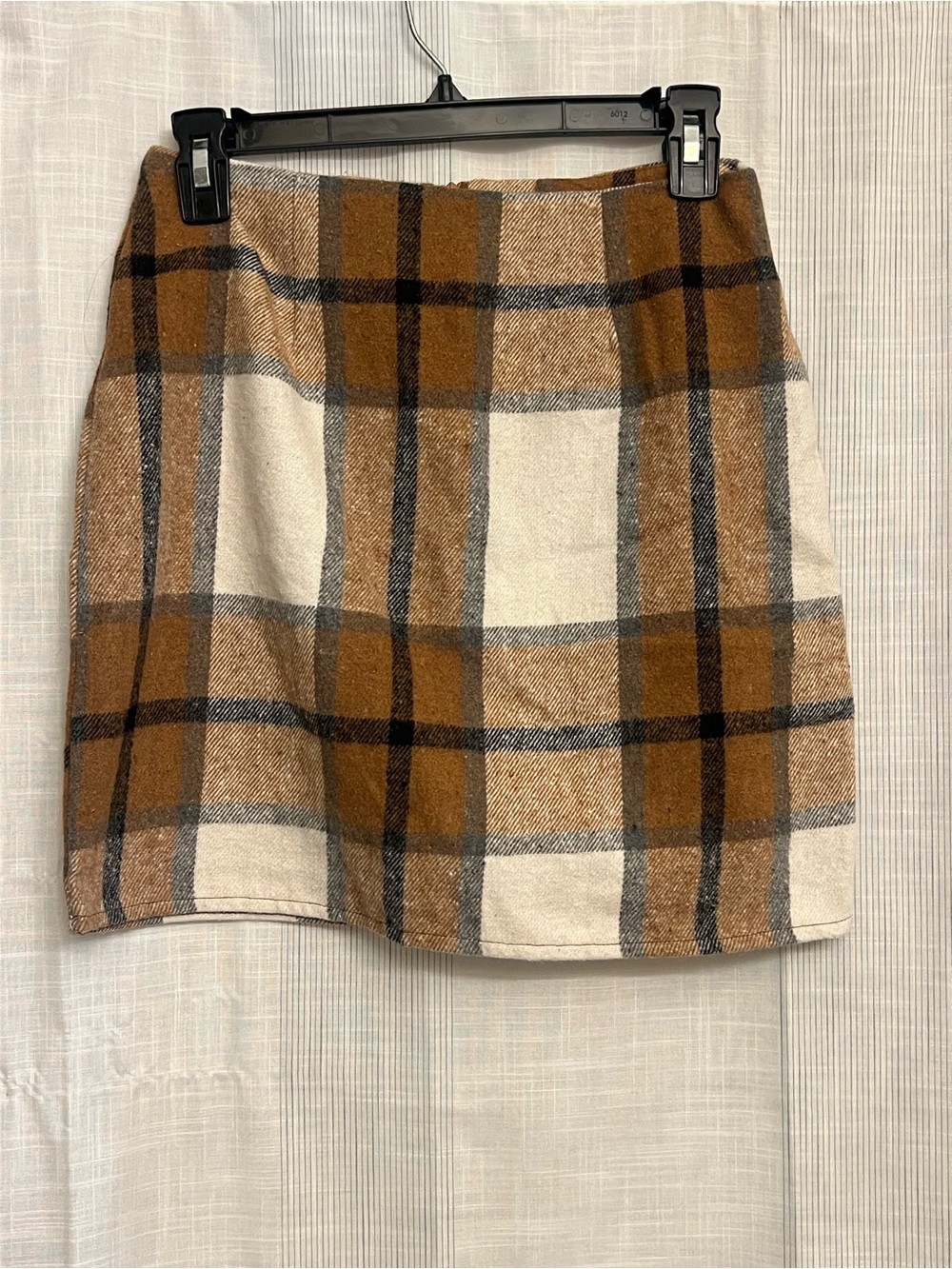 Burberry-Like Skirt, so soft and stylish! No brand listed!